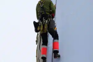 Normes de sécurité en hauteur : pourquoi l'échafaudage de 6m remplace avantageusement l'échelle